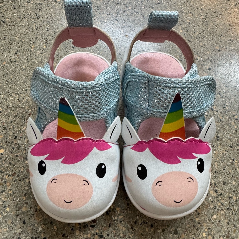 Ikiki Squeaky Toddler Sandals - Unicorn